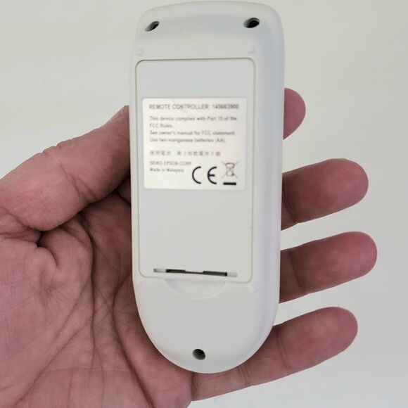 Remote For Epson LCD projector model EMP-S5 145663900 - Picture 2 of 3